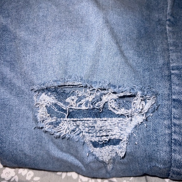 American Eagle Ripped Jeans - Picture 8 of 8